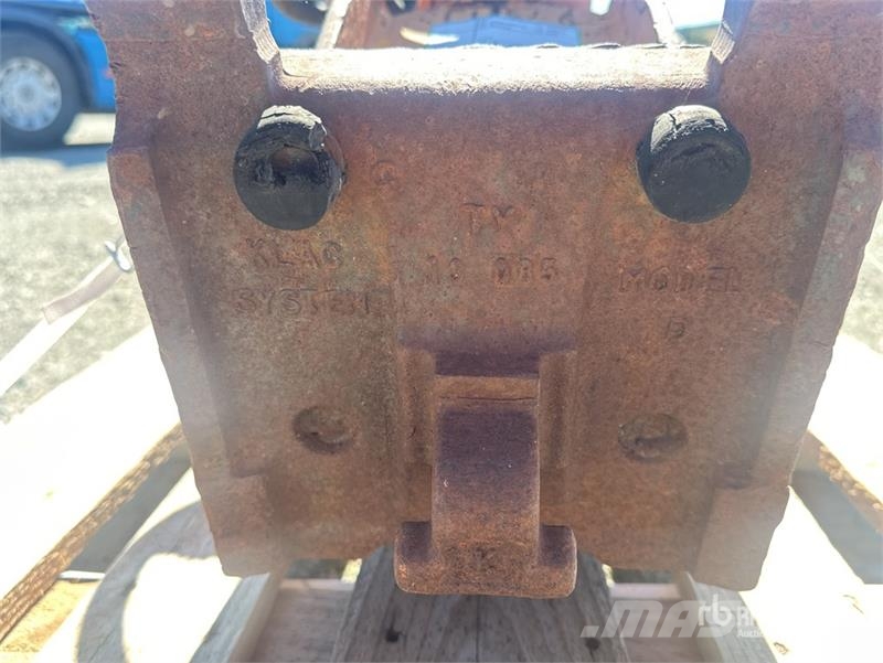 Marteau Hydraulique Hydraulic Breaker Młoty hydrauliczne