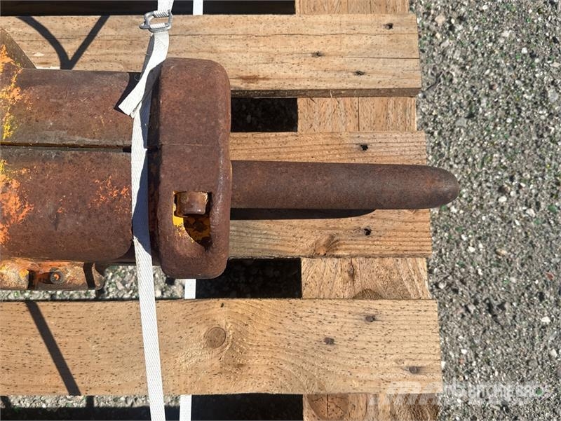 Marteau Hydraulique Hydraulic Breaker Młoty hydrauliczne