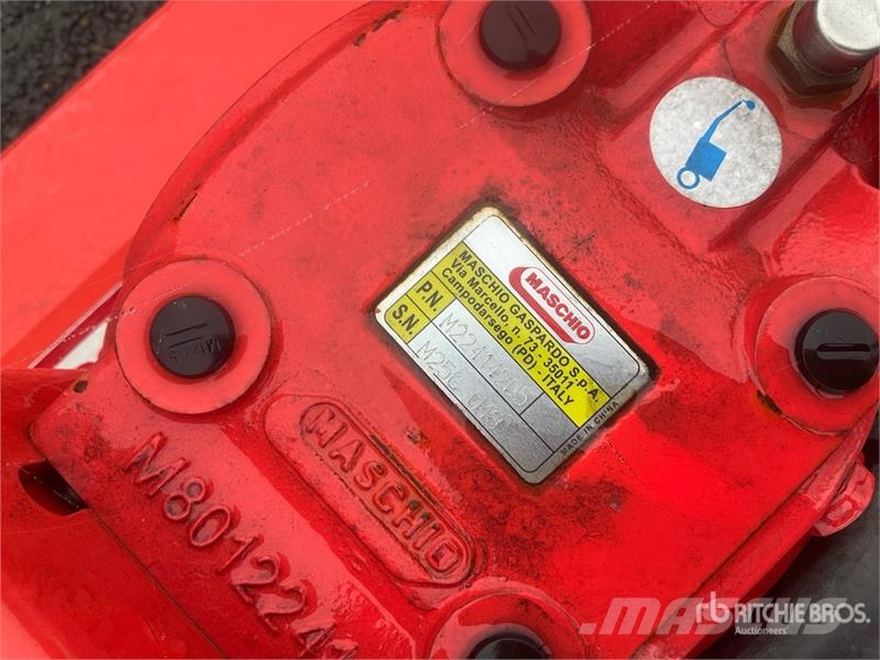 Maschio Gaspardo Furba 180 Mulcher Attachment ماكينات تقطيع أخشاب الحراجة
