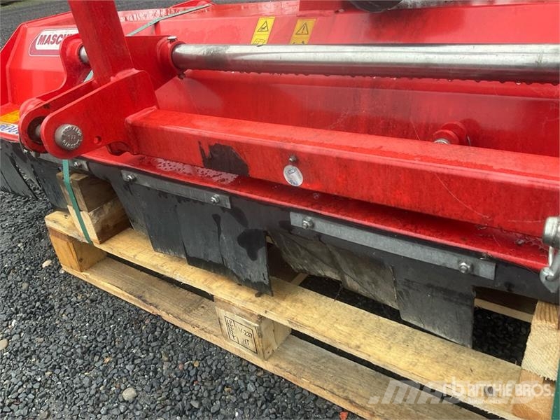 Maschio Gaspardo Furba 180 Mulcher Attachment ماكينات تقطيع أخشاب الحراجة
