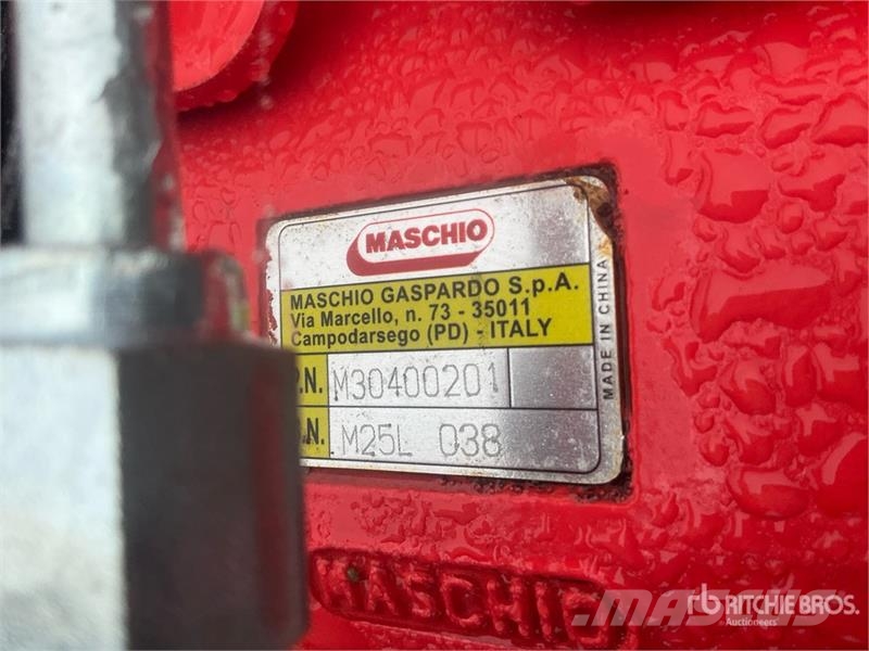 Maschio Gaspardo Giraffa L 170 Side Mulcher Attachment (Un ماكينات تقطيع أخشاب الحراجة