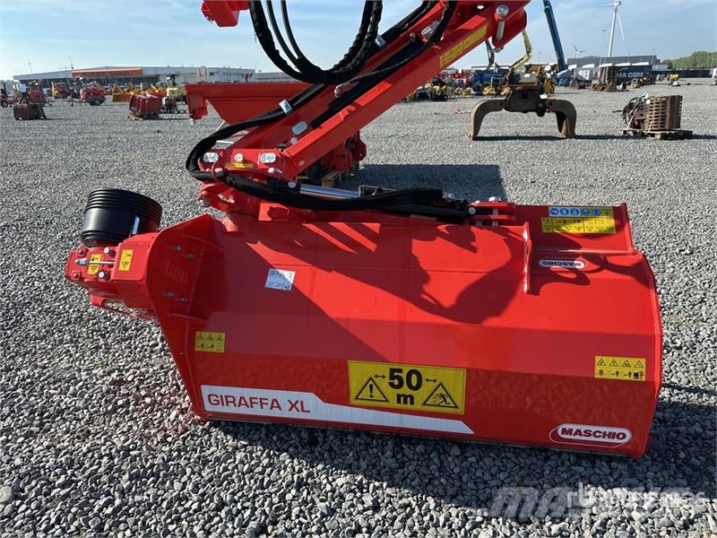 Maschio Gaspardo Giraffa XL160 Side Mulcher Attachment (Un Metsamultšerid