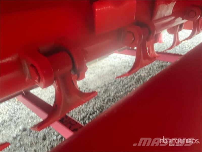 Maschio Gaspardo Giraffa L 170 Side Mulcher Attachment (Un ماكينات تقطيع أخشاب الحراجة