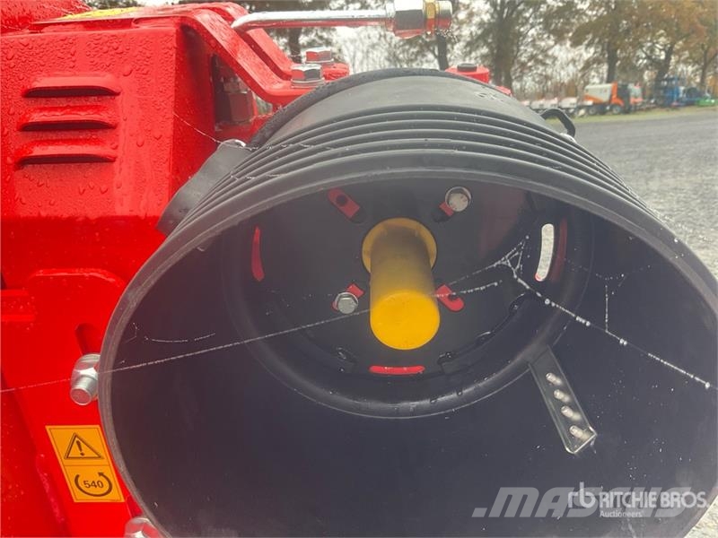 Maschio Gaspardo Giraffa L 170 Side Mulcher Attachment (Un ماكينات تقطيع أخشاب الحراجة