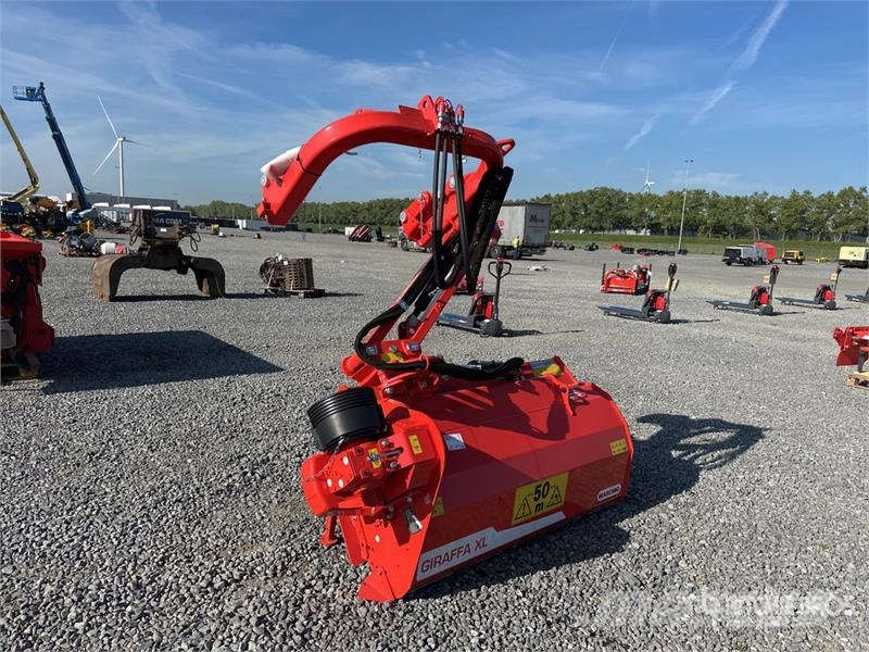 Maschio Gaspardo Giraffa XL160 Side Mulcher Attachment (Un Metsamultšerid