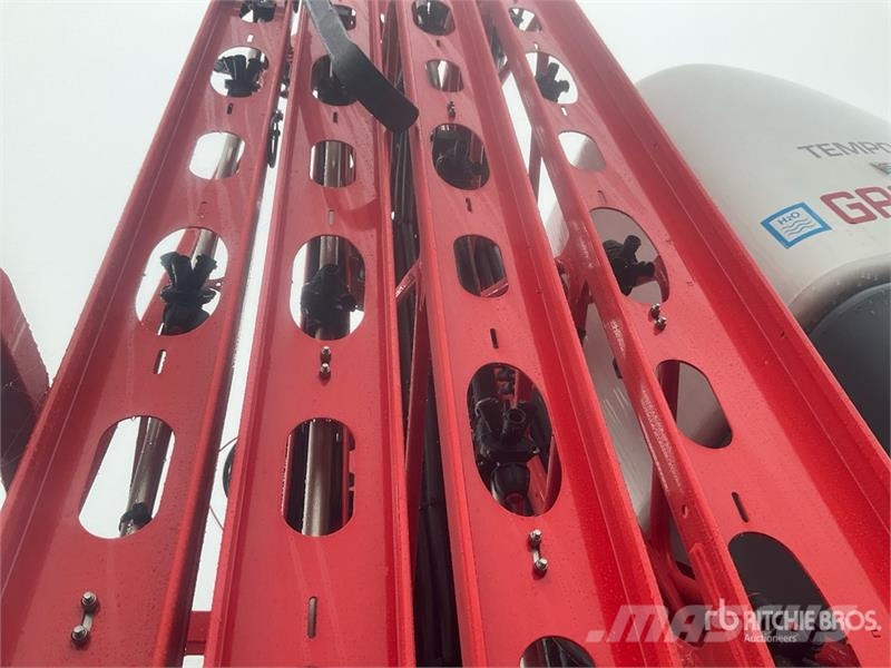 Maschio Gaspardo Tempo Ultra Isotronic 2000 24 m 3-Point H Anhängespritzen