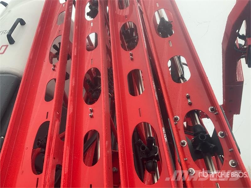 Maschio Gaspardo Tempo Ultra Isotronic 2000 24 m 3-Point H Anhängespritzen
