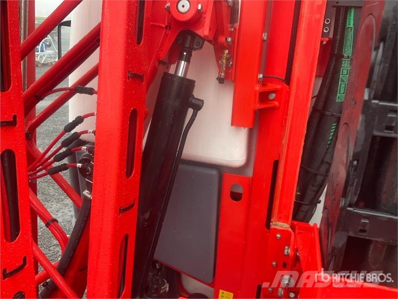 Maschio Gaspardo Tempo Ultra Isotronic 2000 24 m 3-Point H Anhängespritzen
