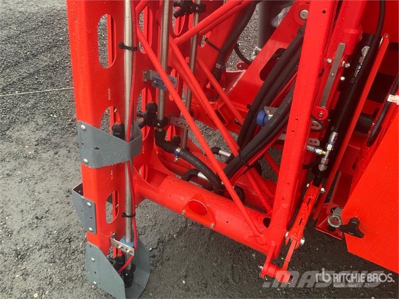Maschio Gaspardo Tempo Ultra Isotronic 2000 24 m 3-Point H Anhängespritzen