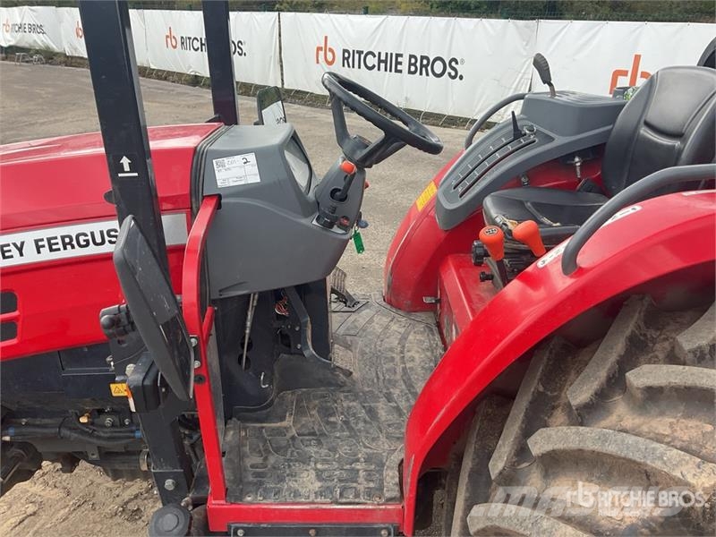Massey Ferguson 1755E 4WD Tractor Traktoren