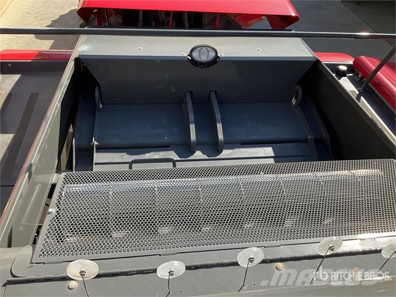 Massey Ferguson 2270XD 方形打捆機
