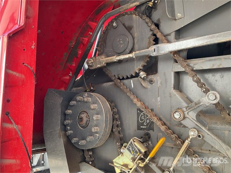 Massey Ferguson 2270XD 方形打捆機