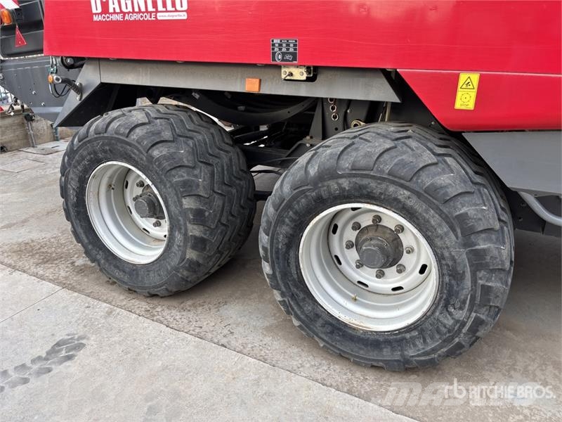 Massey Ferguson 2270XD Тюковые пресс-подборщики