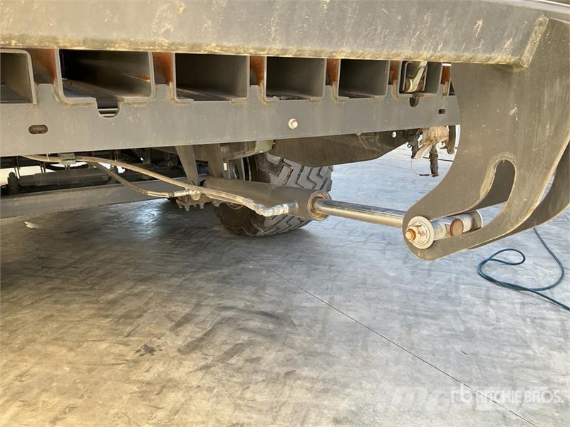 Massey Ferguson 2270XD 方形打捆機