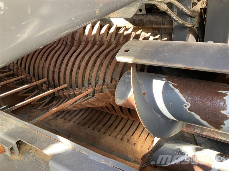 Massey Ferguson 2270XD 方形打捆機