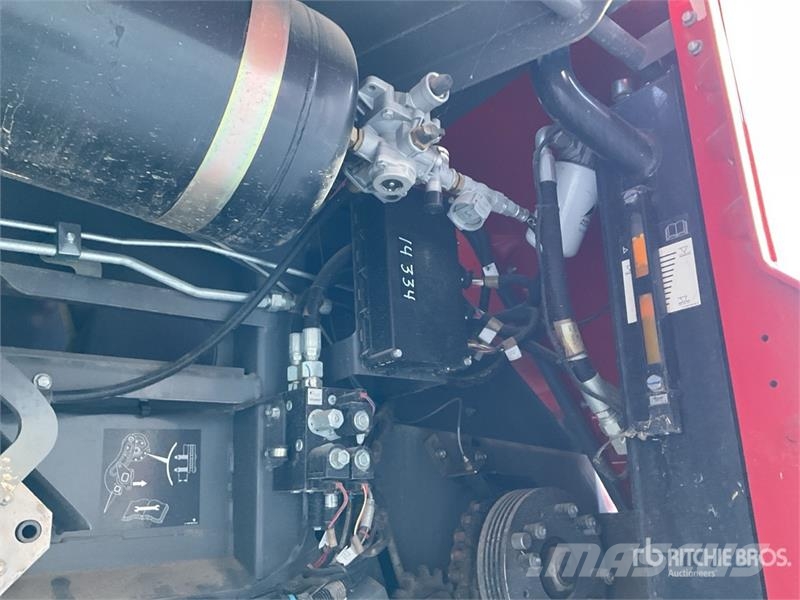 Massey Ferguson 2270XD 方形打捆機