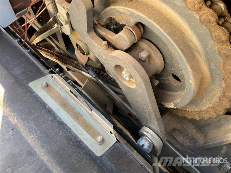 Massey Ferguson 2270XD 方形打捆機