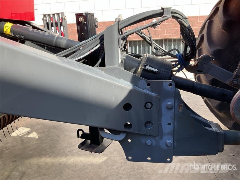 Massey Ferguson 2270XD 方形打捆機