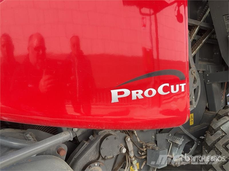 Massey Ferguson 2270XD 方形打捆機