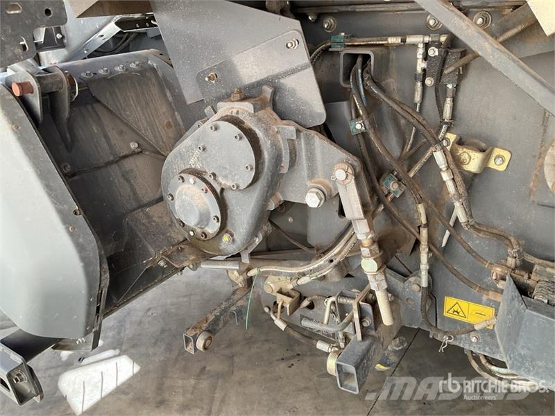 Massey Ferguson 2270XD 方形打捆機