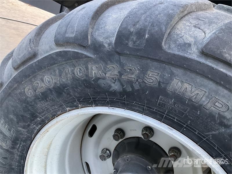 Massey Ferguson 2270XD 方形打捆機