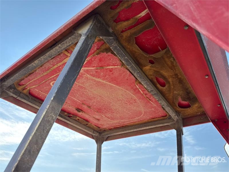 Massey Ferguson 274 4WD Tractor الجرارات