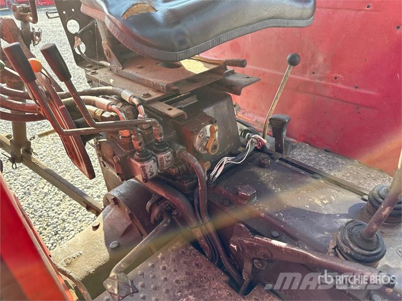 Massey Ferguson 274 4WD Tractor الجرارات
