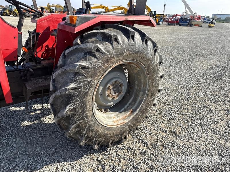 Massey Ferguson 274 4WD Tractor الجرارات
