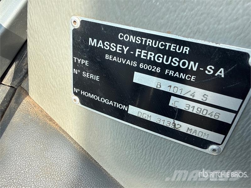 Massey Ferguson 3125 4WD Tractor Trattori