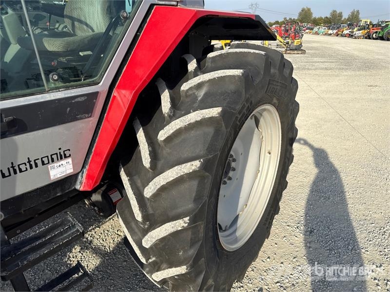 Massey Ferguson 3125 4WD Tractor Trattori