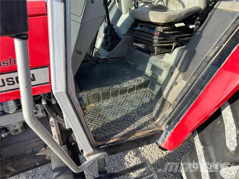 Massey Ferguson 3125 4WD Tractor Trattori