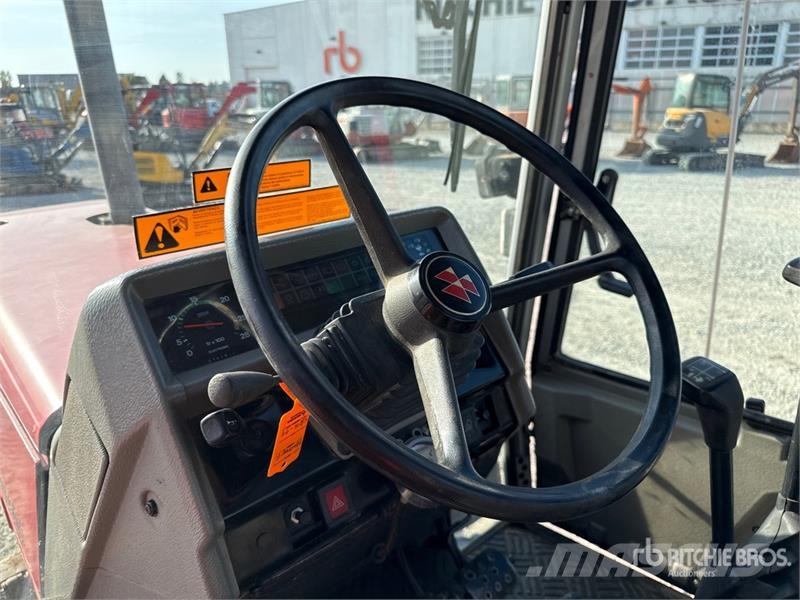 Massey Ferguson 3125 4WD Tractor Trattori