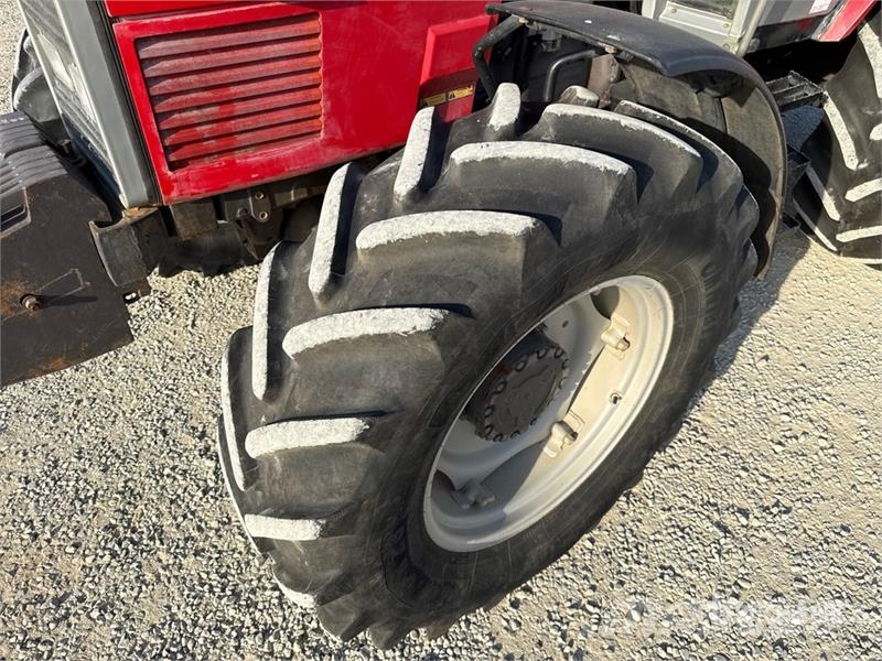 Massey Ferguson 3125 4WD Tractor Trattori