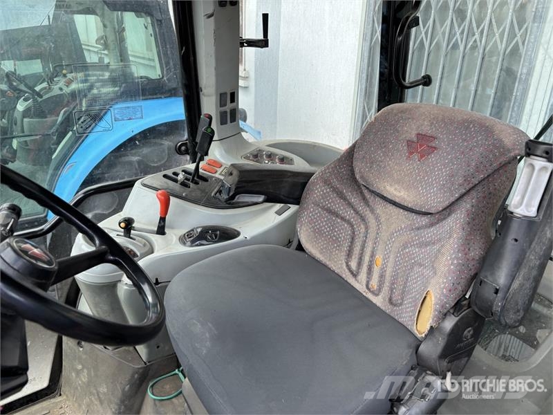 Massey Ferguson 5445 Dyna-4 4WD Tractor Трактори