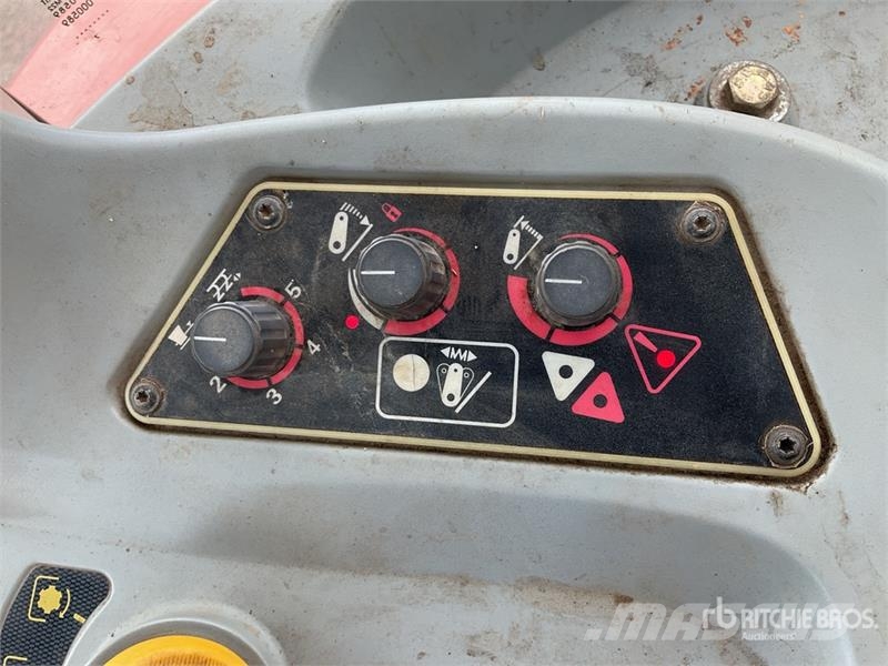 Massey Ferguson 5475 4WD Tractor Tracteur