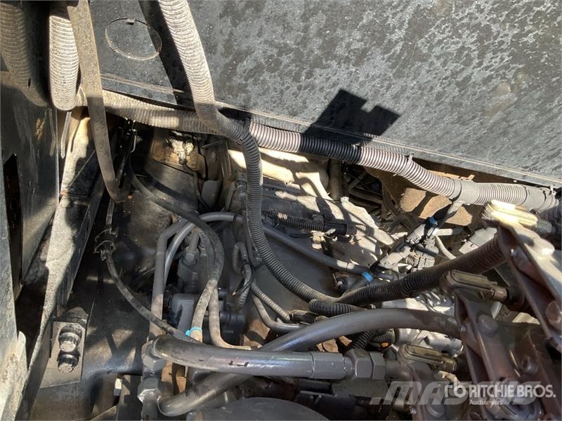 Massey Ferguson 5608 Dyna-4 4WD Tractor Трактора