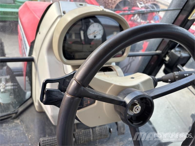 Massey Ferguson 5608 Dyna-4 4WD Tractor Трактори