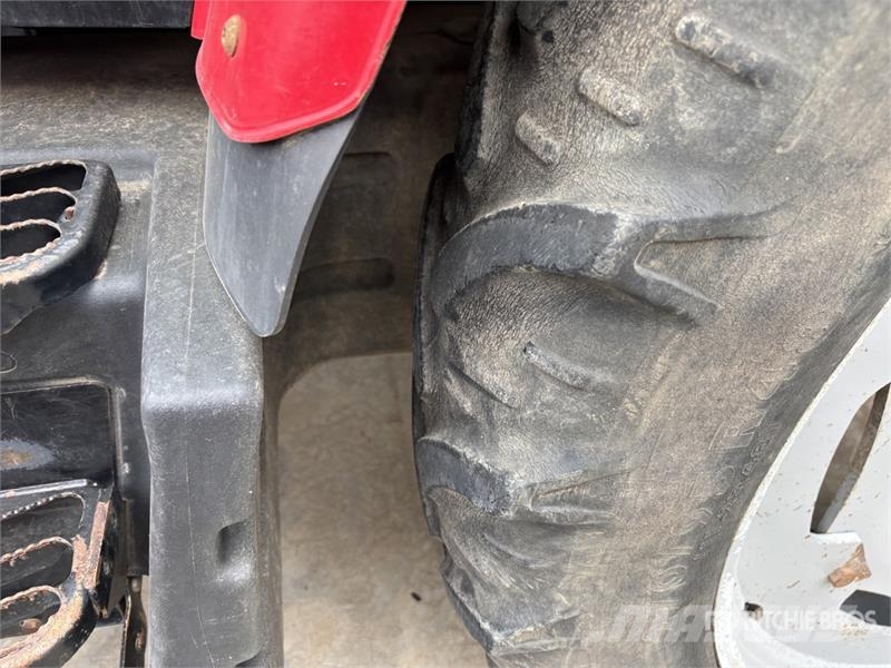 Massey Ferguson 5608 Dyna-4 4WD Tractor Трактори