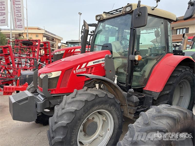 Massey Ferguson 5608 Dyna-4 4WD Tractor Трактори