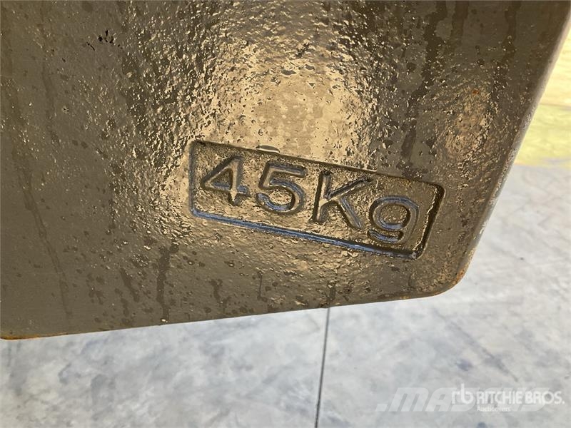 Massey Ferguson 5608 Dyna-4 4WD Tractor Трактора