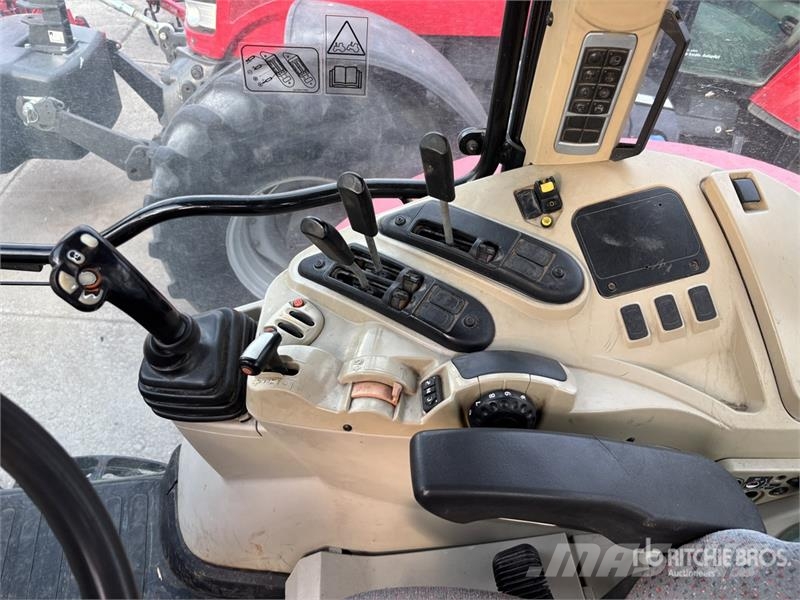 Massey Ferguson 5608 Dyna-4 4WD Tractor Трактори