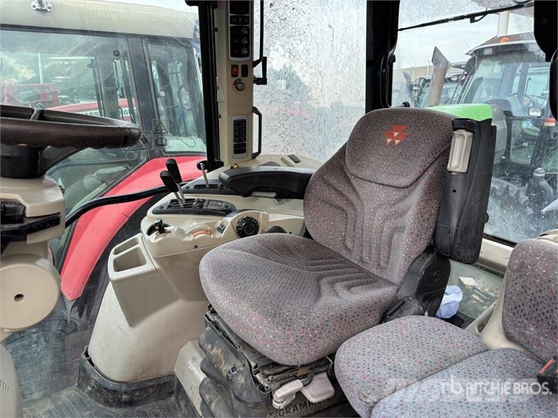 Massey Ferguson 5608 Dyna-4 4WD Tractor Трактори