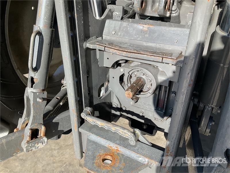 Massey Ferguson 5608 Dyna-4 4WD Tractor Трактора
