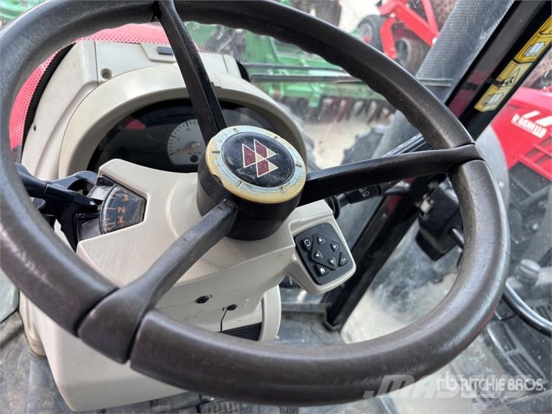 Massey Ferguson 5608 Dyna-4 4WD Tractor Трактори