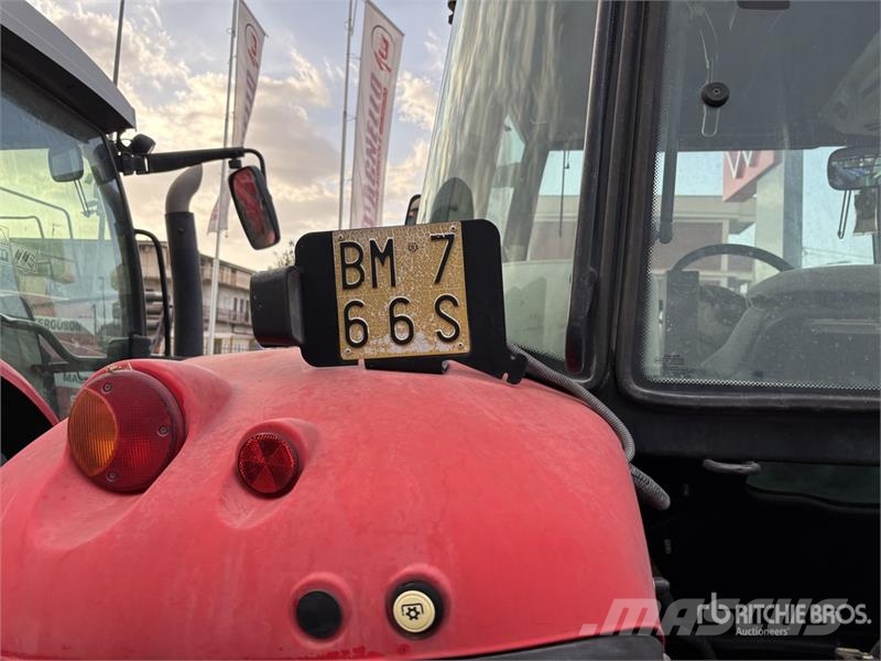 Massey Ferguson 5608 Dyna-4 4WD Tractor Трактори