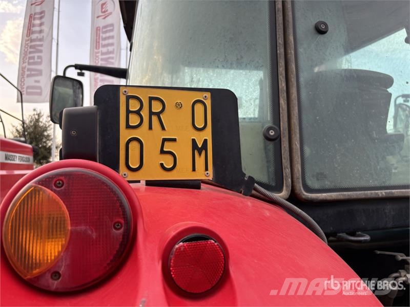 Massey Ferguson 5608 Dyna-4 4WD Tractor Трактори