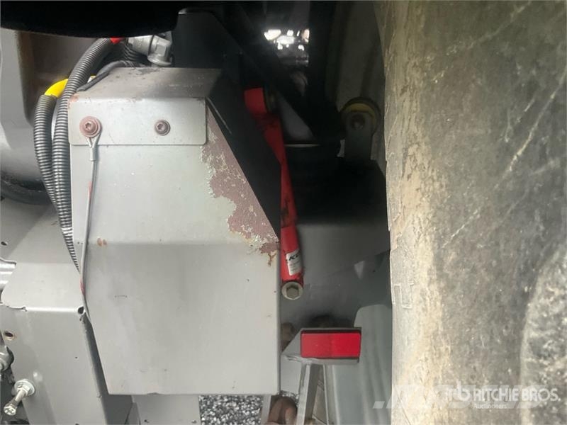 Massey Ferguson 7480 Dyna VT 4WD Tractor الجرارات