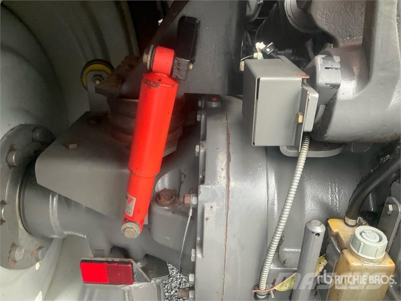 Massey Ferguson 7480 Dyna VT 4WD Tractor الجرارات