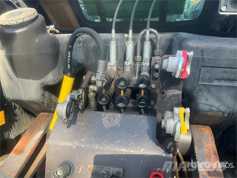 Massey Ferguson 8120 4WD Tractor Traktorid