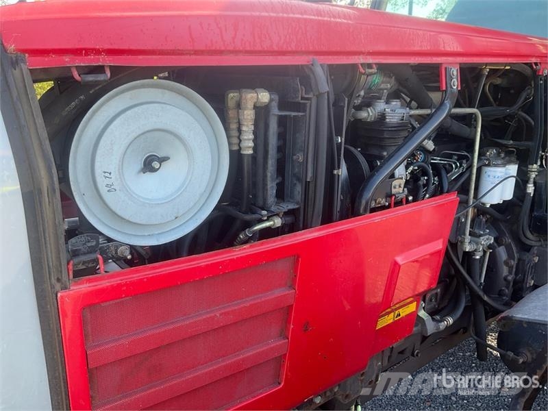 Massey Ferguson 8120 4WD Tractor Traktorid